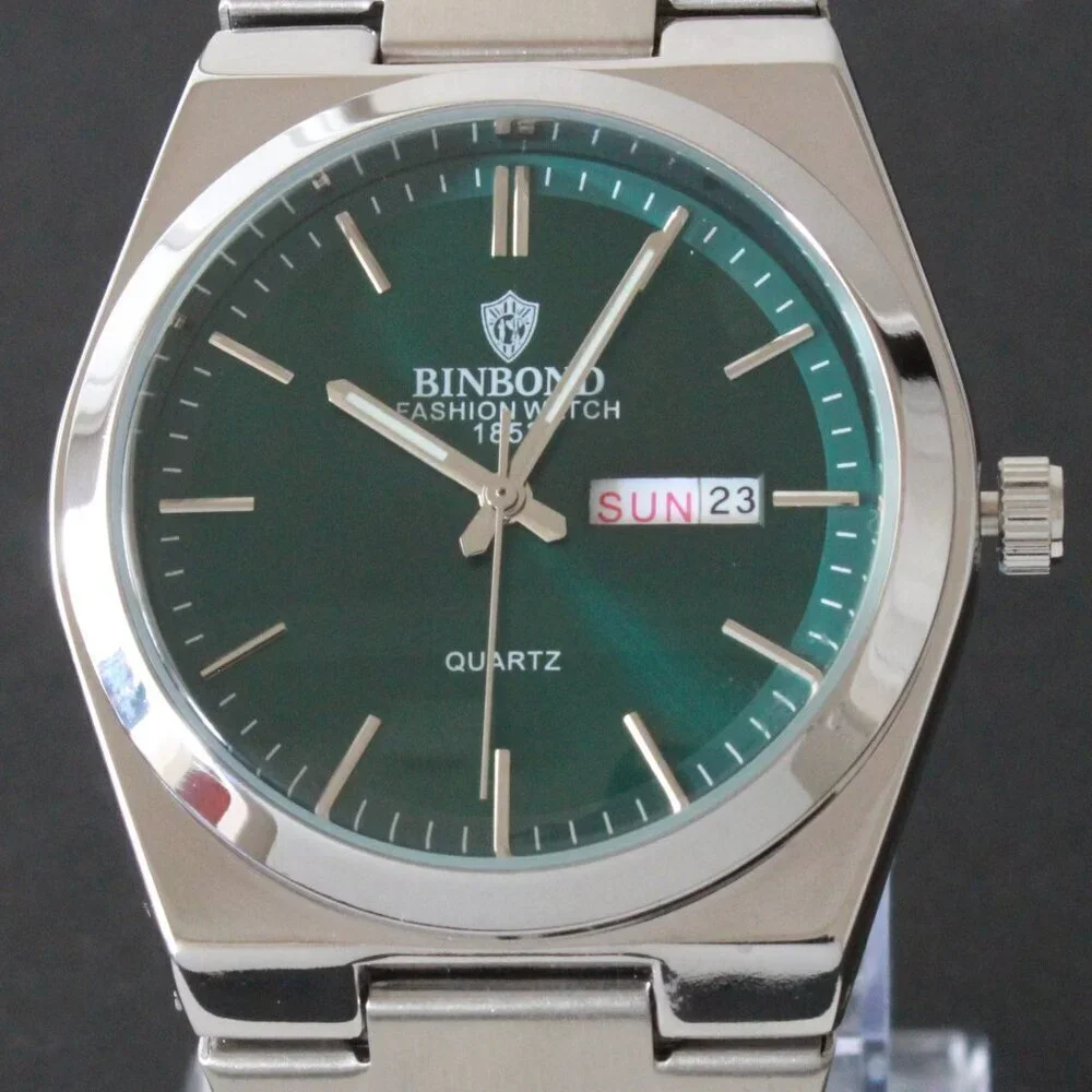 Men's Integrated Bracelet Sports Watch Stainless Steel Radiant Green Dial 40mm